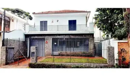 Casa tipo para venda com 3 quartos, 250m²
