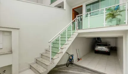 Sobrado para venda com 3 quartos, sendo 1 suíte, 136m²