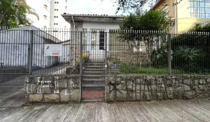Casa tipo para venda com 5 quartos, 180m²