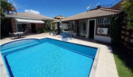 Casa à venda em Condomínio Fechado 403,00 m2 terreno 390,00 m2 área construída com 4 quartos em Piatã