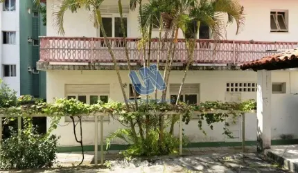 Casa Duplex com 5 quartos sendo 3 suítes 300m2 na Pituba
