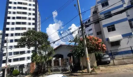 Casa frente de Rua com 4 quartos sendo 2 suítes 382m2 de terreno no Candeal