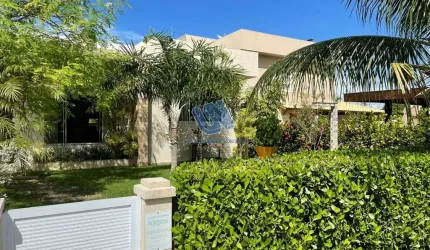 Casa em condominio 4 quartos sendo 3 suítes 200m2 em Guarajuba