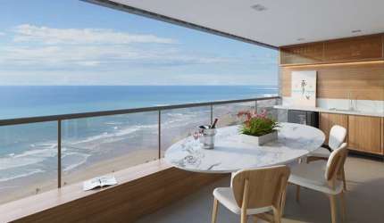 Apartamento três suítes, nascente frente mar em Jaguaribe com maravilhosa vista mar, andar super alto 02 vagas