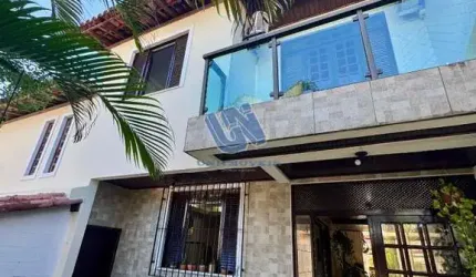 Casa com 3 Suítes no Bairro Itaigara