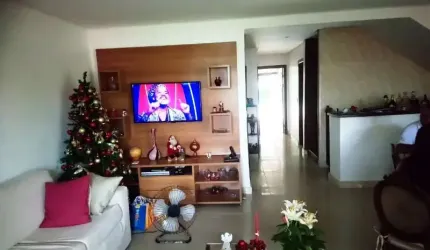 Casa em condominio 5 quartos sendo 3 suites 550m2 em Itapuã