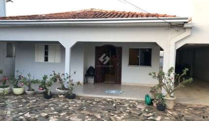 Casa com 3 quartos à venda na Livino Albano, 4, Jardim Costa Verde, Várzea Grande por R$ 450.000
