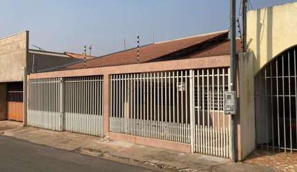 Casa com 3 quartos à venda na 105, Setor I, 109, Tijucal, Cuiabá por R$ 390.000