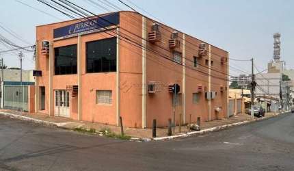 Casa à venda na R. São Benedito, 356, 356, Lixeira, Cuiabá por R$ 750.000