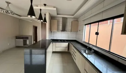 Casa com 4 quartos à venda na Rua 5, 16, Jardim Marajoara, Várzea Grande por R$ 750.000