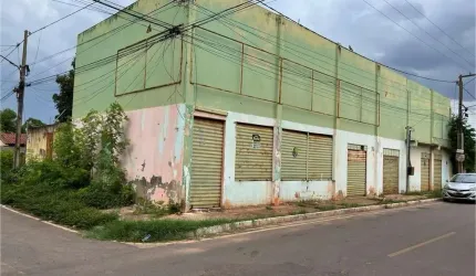 Barracão / Galpão / Depósito à venda na Papa João Paulo I I, 36, Parque do Lago, Várzea Grande por R$ 300.000