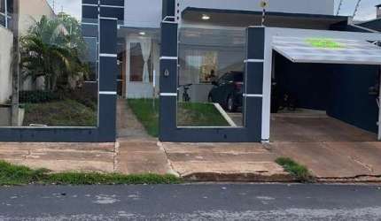 Casa com 3 quartos à venda na Naçoes Unidas, 9, Jardim dos Estados, Várzea Grande por R$ 550.000