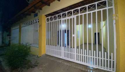 Casa com 3 quartos para alugar na Iguatemi, 107, Porto, Cuiabá por R$ 1.800