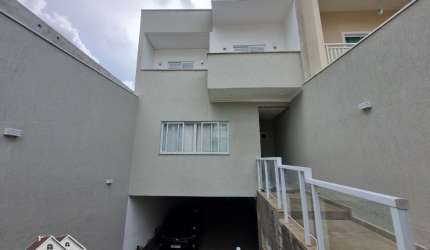 Lindo sobrado de 3 dormitórios e 5 vagas no Jardim Europa em Caieiras !