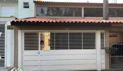 Lindo sobrado de 2 suítes e 2 vagas em Laranjeiras !