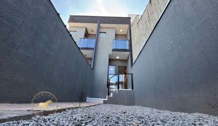 Lindíssimo sobrado localizado no bairro Residencial Santo Antônio em Franco da Rocha-SP