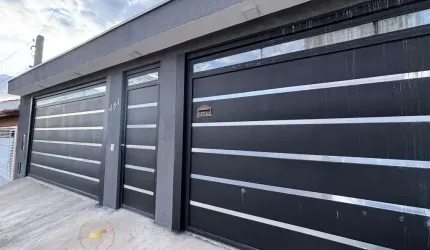 Casa térrea com 3 dormitórios e 4 vagas de garagem