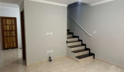 Casa 2 Dorm 1 Vaga Condomínio com Churrasqueira Próximo ao Comércio Local
