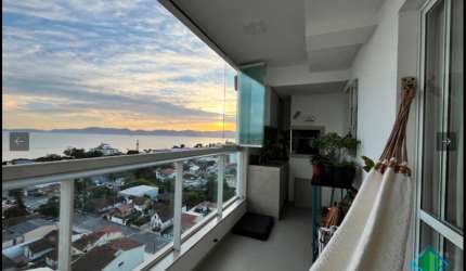 Apartamento duplex com Linda vista para o mar no bairro Barreiros