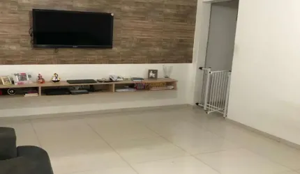 Casa Térrea assobradada no Bairro Parque das Nações em Santo André.