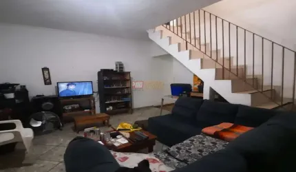 Sobrado no Bairro Piraporinha em Diadema