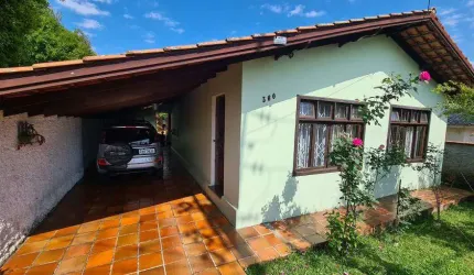 Casa Térrea para venda possui 110 metros quadrados com 3 quartos em Xaxim - Curitiba - PR
