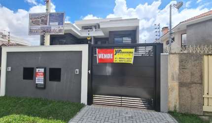 Lindo sobrado Triplex novo, frente rua com 144m2 no Boqueirão