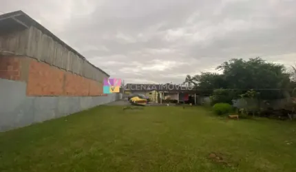Terreno amplo, bairro Fátima, Joinville, Santa Catarina.