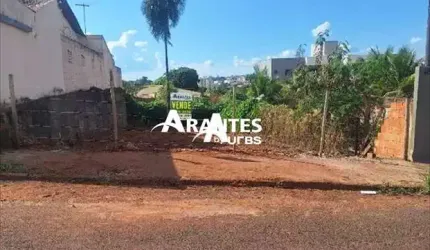 Terreno com 300m² à venda no Tubalina