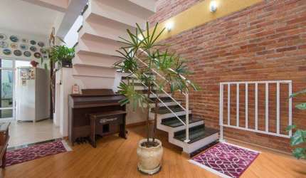UMA CASA ESPAÇOSA EM UMA LOCALIZAÇÃO ÚNICA!