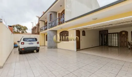 Sobrado Xaxim vagas para 10 carros