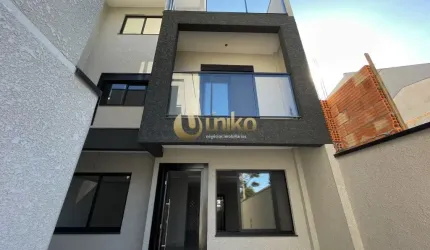 Sobrado Triplex  Design Moderno em Rua Tranquila