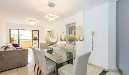 Apartamento reformado com sacada no Cabral