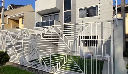 Sobrado com Terraço e Churrasqueira no Campo Comprido