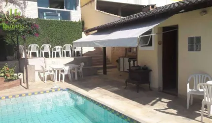 Linda casa em rua fechada para permuta em condomínio com área de lazer!