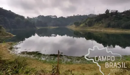 ÓTIMA CHÁCARA 15.000 M², ESCRITURADA, BEIRA DE REPRESA EM JAMBEIRO!