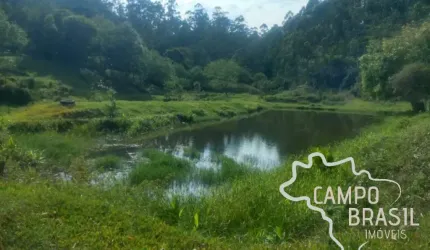 Sítio com 3 lagos, em Caçapava.