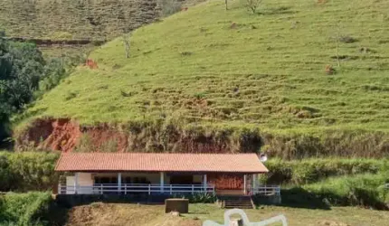 CHÁCARA COM 2.000M² RANCHO COM LAGO E COZINHA INDUSTRIAL.