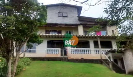 CH00212 - CHÁCARA ACONCHEGANTE DE 4.500M² COM GALPÃO DE 250M², EM SÃO ROQUE - SP