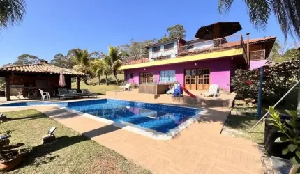 CO00418 - Casa Excepcional para Locação em Área Privilegiada de São Roque - SP