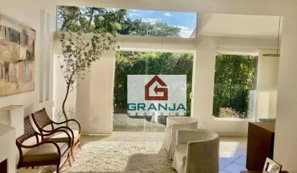 Se você busca exclusividade, segurança e conforto em meio à natureza, esta belíssima casa térrea .