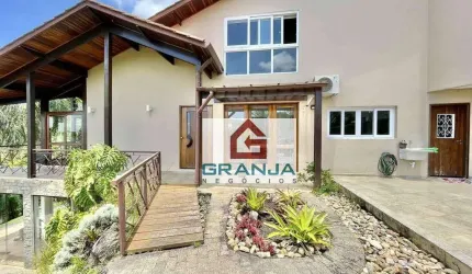 Lindo Imóvel Rústico, 4d/2sts, semi-térrea, gourmet, lareira e linda vista! 445 m² por R$ 1.890.000 - Granja Viana - Embu das Artes/SP