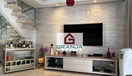 Aconchegante Casa com 3 dormitórios (1 suíte), closet, churrasqueira, quintal, lareira! à venda, 90 m² por R$ 795.000 - Jardim Colibri - Cotia/SP