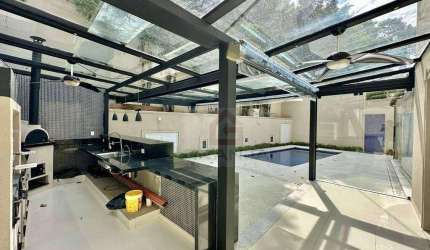Casa Neoclássica Sofisticada – Totalmente Reformada! com 4 suítes, living integrado, lazer! à venda, 468 m² por R$ 3.500.000 - São Paulo II - Cotia/SP