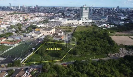 FEIRA DE SANTANA - Terreno com área de 4044m² perto do Boulevard Shopping na Rua Intendente Abdon. Aproveite essa oportunidade de investimento.
