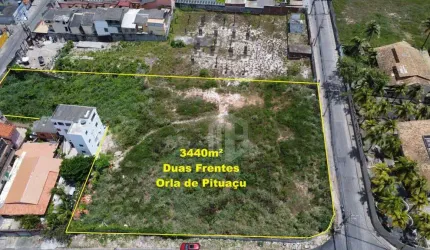 Excelente terreno de esquina em Pituaçú, todo murado e com boa topografia. Boa localização, próximo à orla da cidade. Entre em contato e confira.