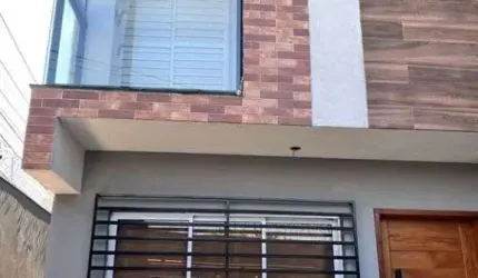 Sobrado tríplex para venda de 202 m²