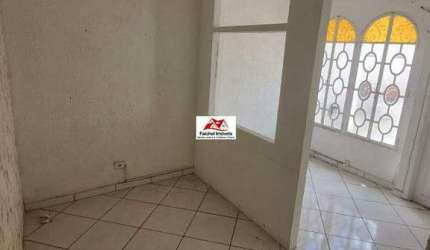 Sala comercial em sobreloja de 15m², com banheiro por 1.400,00 no Tatuapé/SP Aceita 3 meses de depósito, fiador, água e luz dividido com demais salas