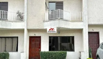 Sobrado em condomínio de 99m² com 2 suítes, sala 2 ambientes, lavabo, cozinha, área de serviço e 2 vagas por 2.550,00/mês - Vila Bela/SP