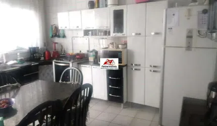 Casa térrea com terreno de 6X24m² com 2 dorm. 1 banheiro, churrasqueira, quintal e 2 vagas. Docs ok. Valor 510.000,00 - V. Regente Feijo/SP